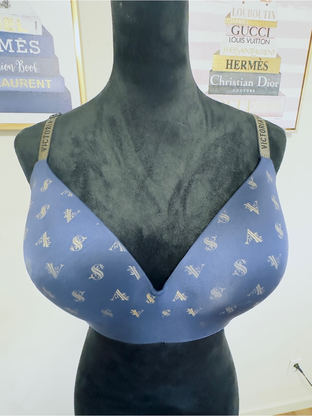 Victoria's Secret Navy Blue Logo Molded Bra - Picture 1 of 2